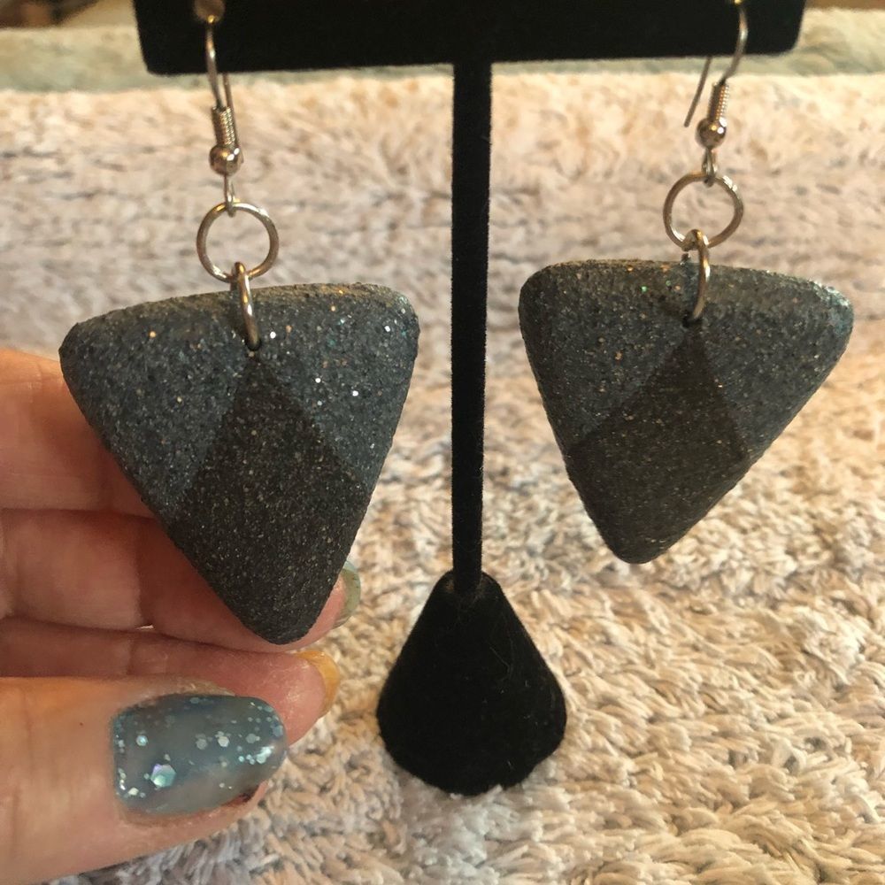 Earrings Triangle resin material